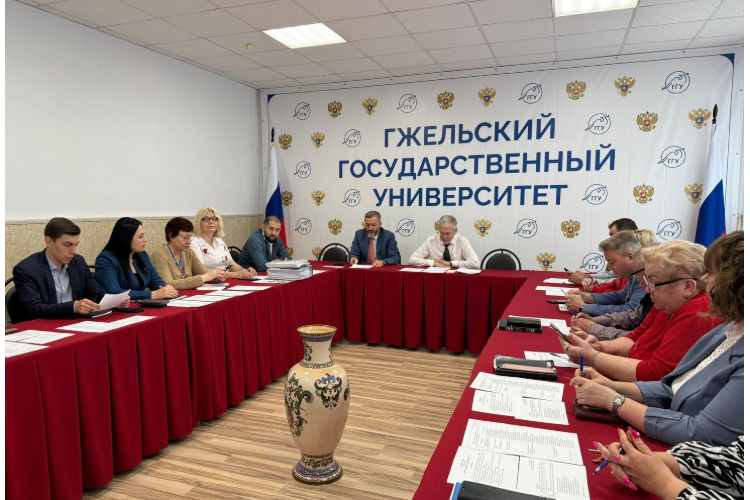 БФ «Система» и Объединение «Гжель» поддержали талантливых студентов  колледжа Гжельского государственного университета