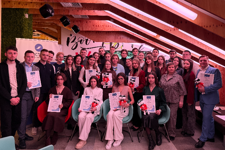 Участники просветительских проектов «Лифт в будущее» встретились в Москве в рамках Интенсива от БФ «Система»