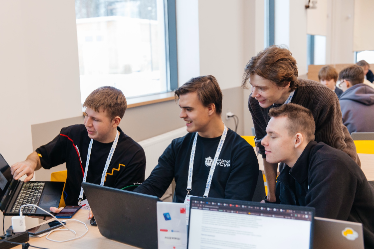 Студенты вузов из 51 региона России вышли в финал Стипендиального конкурса «Система»