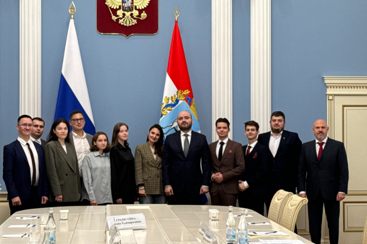 Губернатор Самарской области встретился с победителями и участниками проектов Благотворительного фонда «Система»